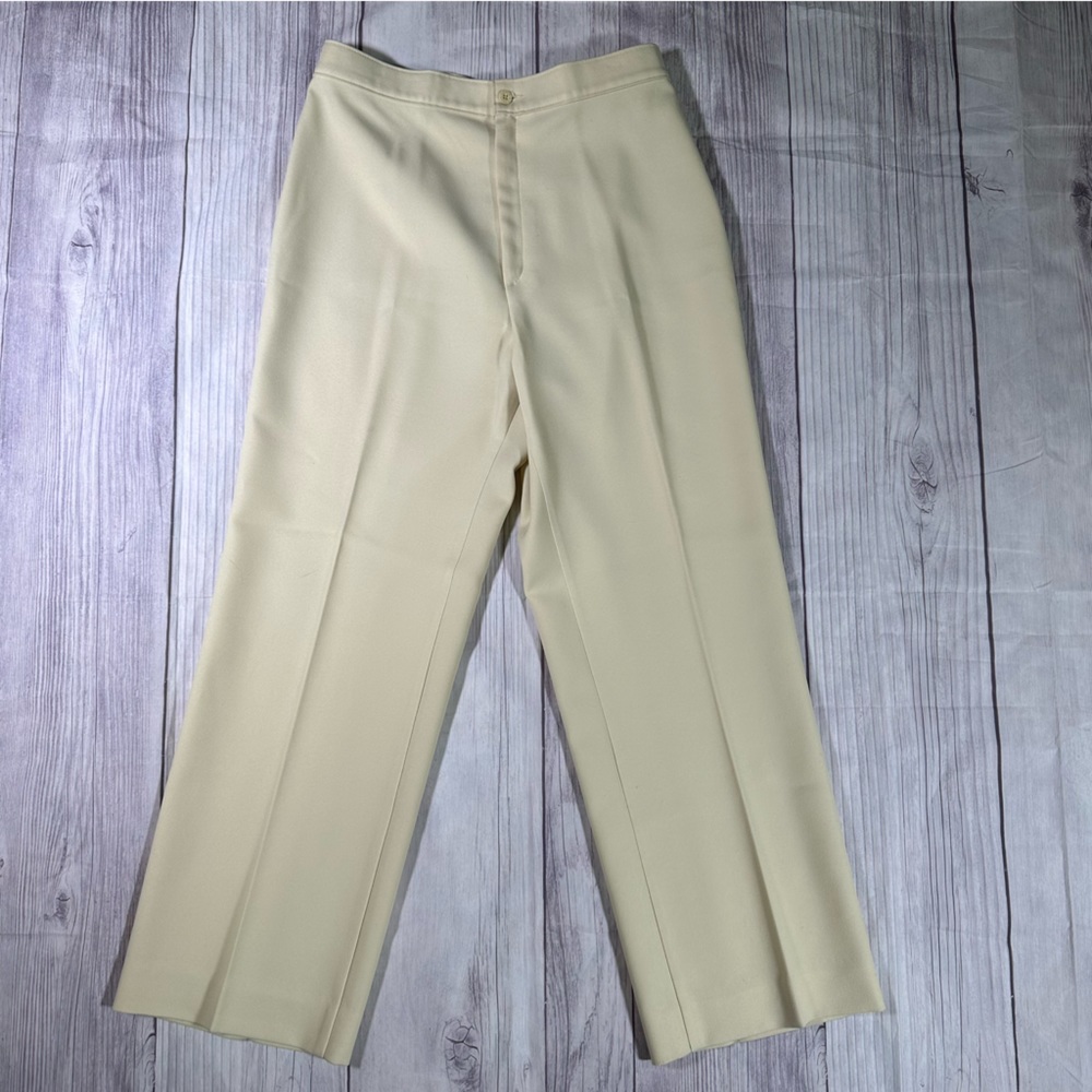 Vintage Women’s Levi’s Strauss & Co. 100% Polyester Bend Over Trousers